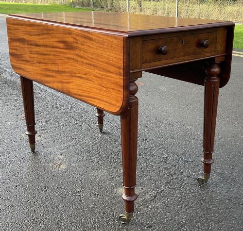 VICTORIAN MAHOGANY DROPLEAF PEMBROKE TABLE - ADDITIONAL PHOTO 4