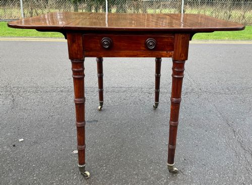 GEORGIAN MAHOGANY PEMBROKE TABLE - ADDITIONAL PHOTO 9