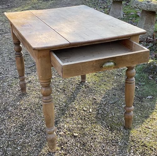 VICTORIAN PINE KITCHEN TABLE - ADDITIONAL PHOTO 2