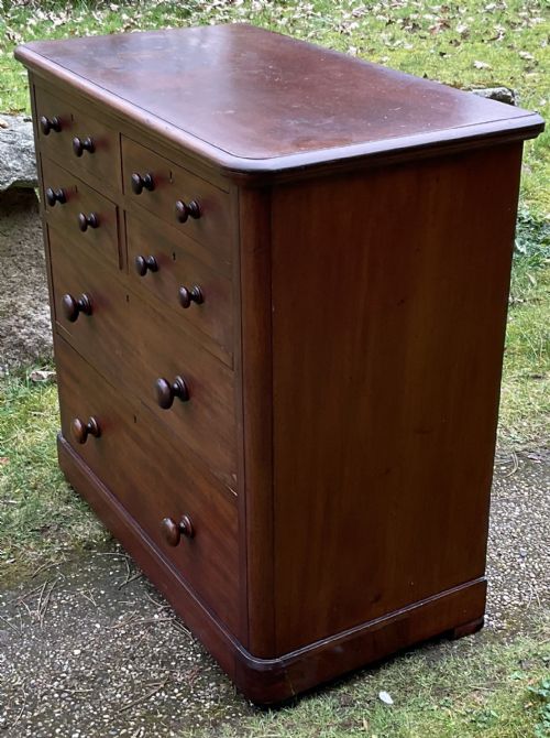 VICTORIAN MAHOGANY CHEST OF DRAWERS - ADDITIONAL PHOTO 7