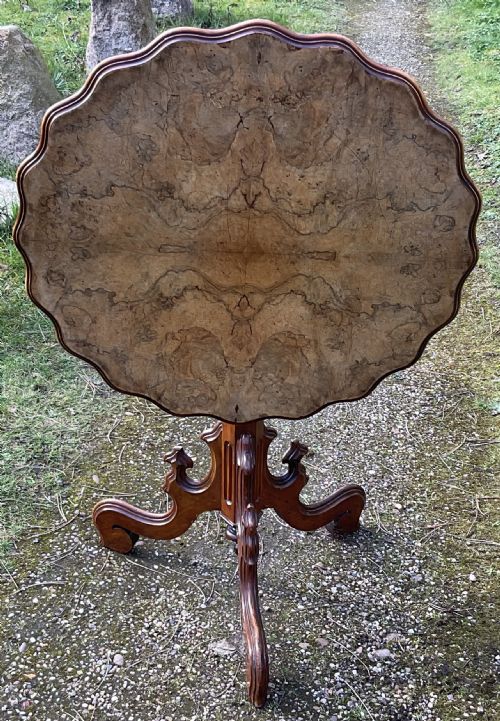 VICTORIAN BURR WALNUT PEDESTAL CENTRE TABLE - ADDITIONAL PHOTO 1