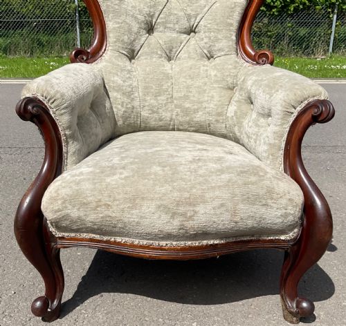 VICTORIAN MAHOGANY FRAMED FIRESIDE ARMCHAIR - ADDITIONAL PHOTO 4