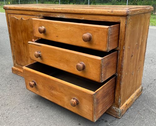 VICTORIAN PINE DRESSER - ADDITIONAL PHOTO 2