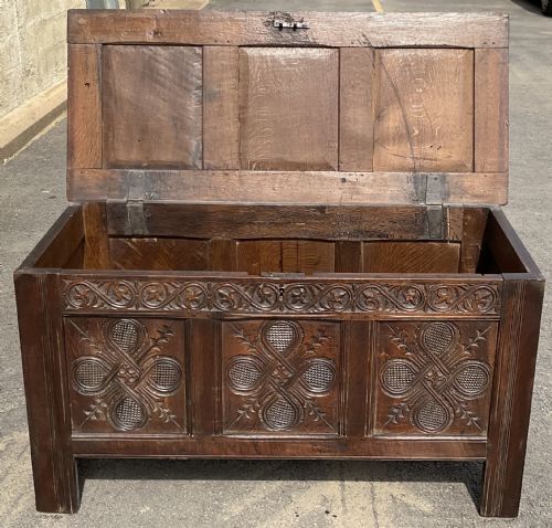 ANTIQUE OAK BLANKET CHEST - ADDITIONAL PHOTO 6