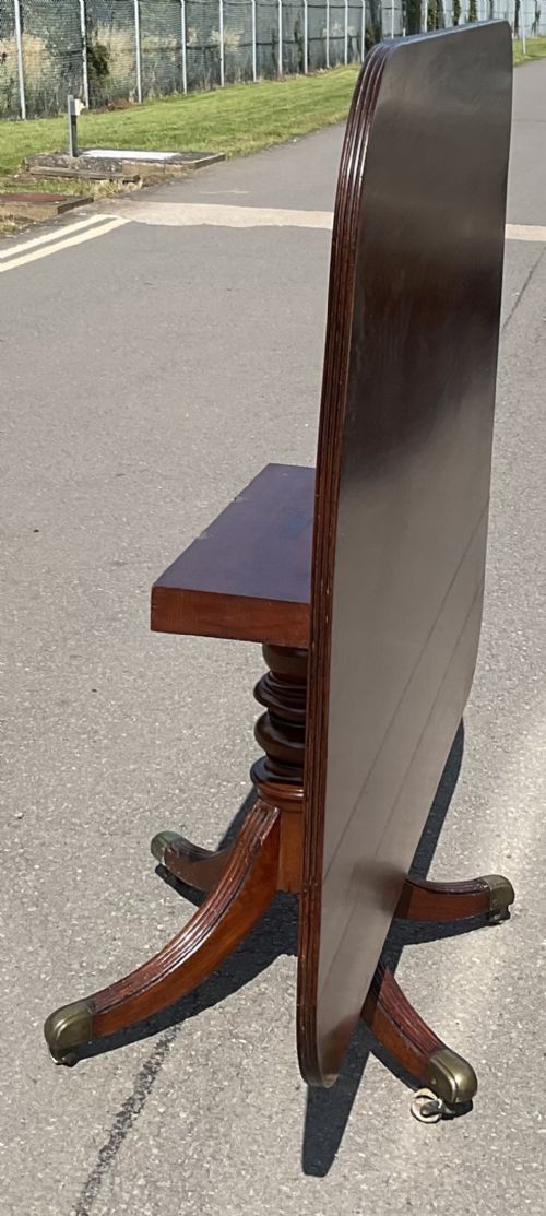 GEORGIAN MAHOGANY PEDESTAL BREAKFAST TABLE TO SEAT EIGHT - ADDITIONAL PHOTO 2