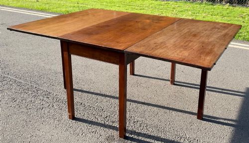 GEORGIAN MAHOGANY EXTENDING DINING TABLE TO SEAT 12 - ADDITIONAL PHOTO 5