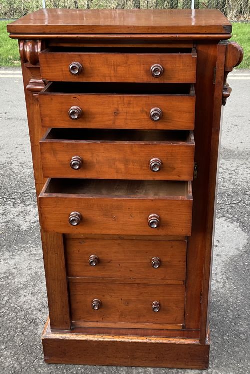 VICTORIAN MAHOGANY WELLINGTON CHEST OF DRAWERS - ADDITIONAL PHOTO 3
