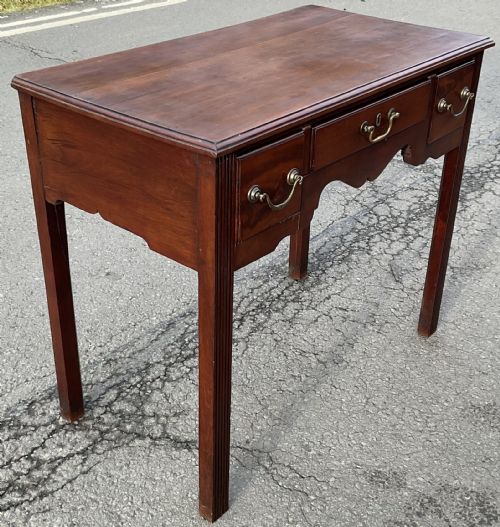 GEORGIAN MAHOGANY SIDE TABLE - ADDITIONAL PHOTO 1