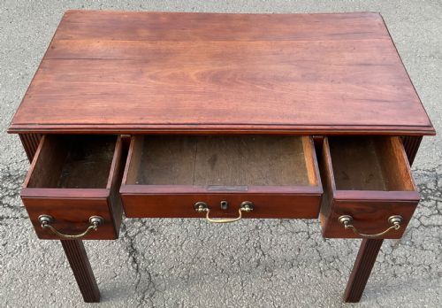 GEORGIAN MAHOGANY SIDE TABLE - ADDITIONAL PHOTO 5
