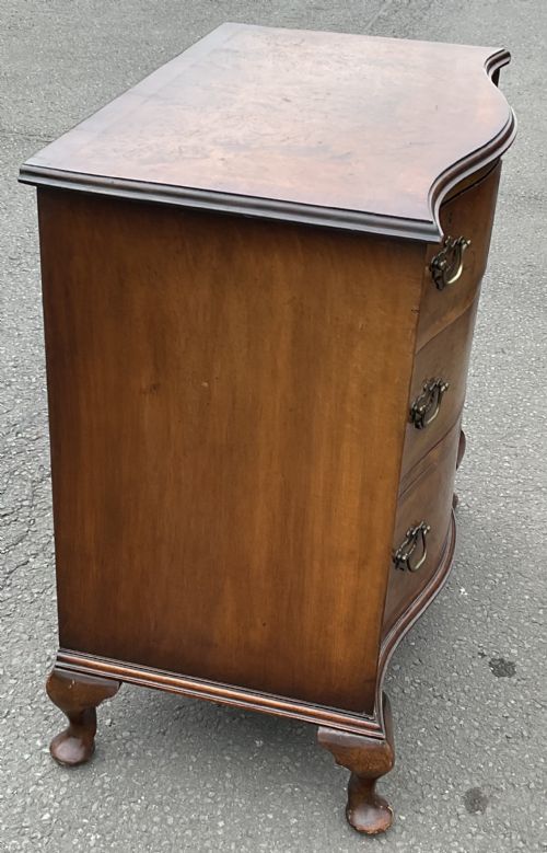 WALNUT SERPENTINE CHEST OF DRAWERS - ADDITIONAL PHOTO 6