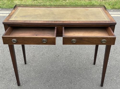 GEORGIAN STYLE MAHOGANY WRITING TABLE - ADDITIONAL PHOTO 10