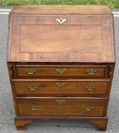 GEORGIAN WALNUT WRITING BUREAU - ADDITIONAL PHOTO 2