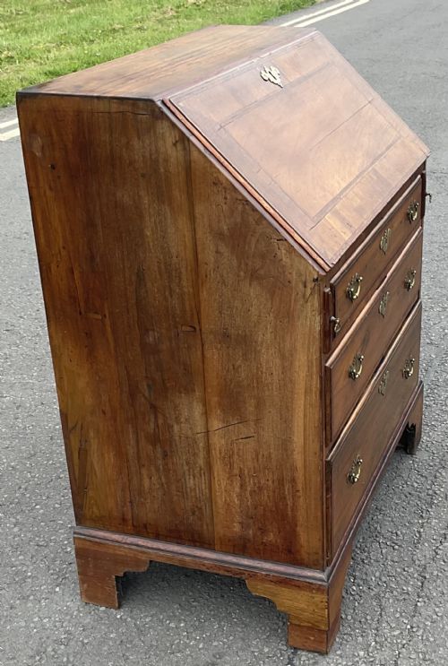 GEORGIAN WALNUT WRITING BUREAU - ADDITIONAL PHOTO 3