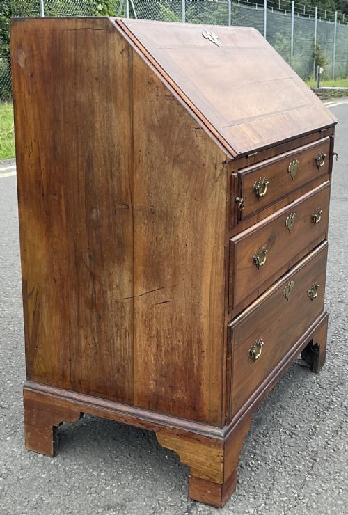 GEORGIAN WALNUT WRITING BUREAU - ADDITIONAL PHOTO 4