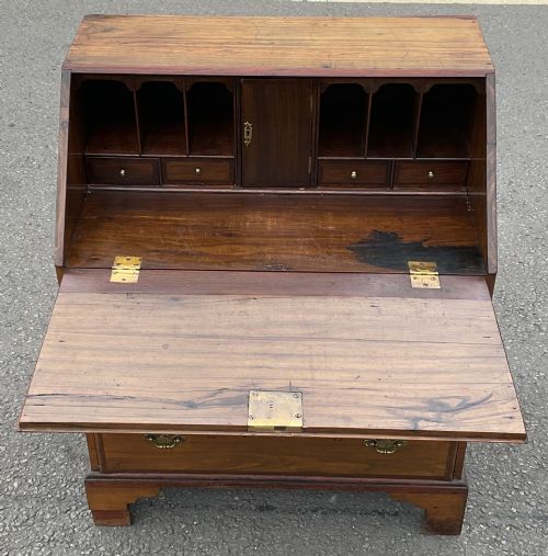 GEORGIAN WALNUT WRITING BUREAU - ADDITIONAL PHOTO 7