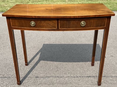 GEORGIAN BOWFRONT MAHOGANY SIDE TABLE - ADDITIONAL PHOTO 1