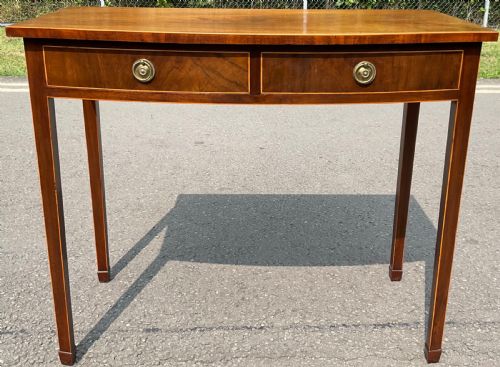 GEORGIAN BOWFRONT MAHOGANY SIDE TABLE - ADDITIONAL PHOTO 2