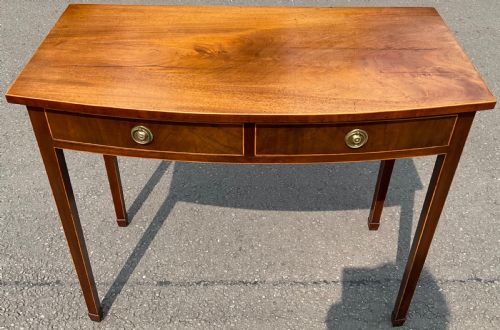 GEORGIAN BOWFRONT MAHOGANY SIDE TABLE - ADDITIONAL PHOTO 3