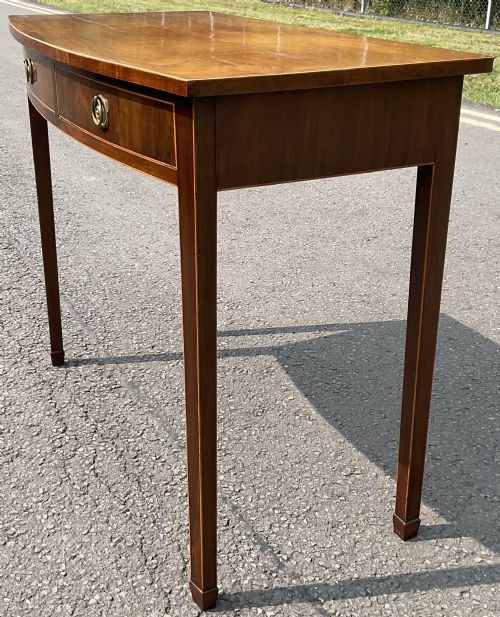 GEORGIAN BOWFRONT MAHOGANY SIDE TABLE - ADDITIONAL PHOTO 5