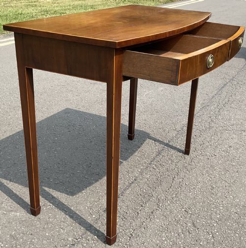 GEORGIAN BOWFRONT MAHOGANY SIDE TABLE - ADDITIONAL PHOTO 6
