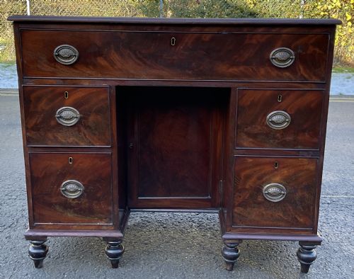 GEORGIAN SMALL MAHOGANY WRITING DESK - ADDITIONAL PHOTO 1