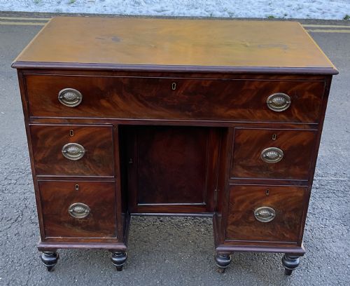 GEORGIAN SMALL MAHOGANY WRITING DESK - ADDITIONAL PHOTO 4