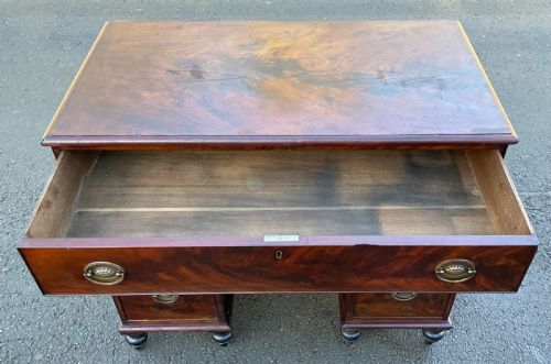 GEORGIAN SMALL MAHOGANY WRITING DESK - ADDITIONAL PHOTO 9