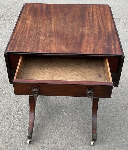 GEORGIAN SMALL MAHOGANY DROPLEAF SOFA TABLE - ADDITIONAL PHOTO 3