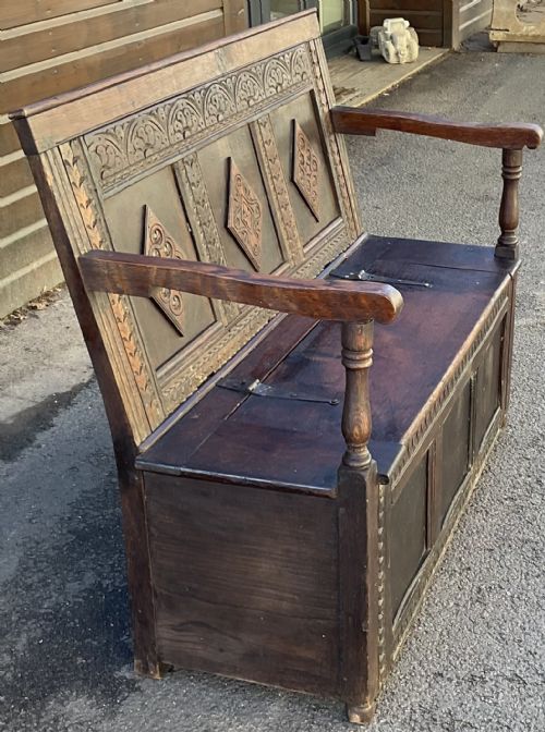 EDWARDIAN CARVED OAK HALL SETTLE - ADDITIONAL PHOTO 3