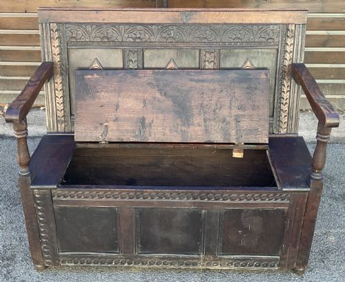 EDWARDIAN CARVED OAK HALL SETTLE - ADDITIONAL PHOTO 4