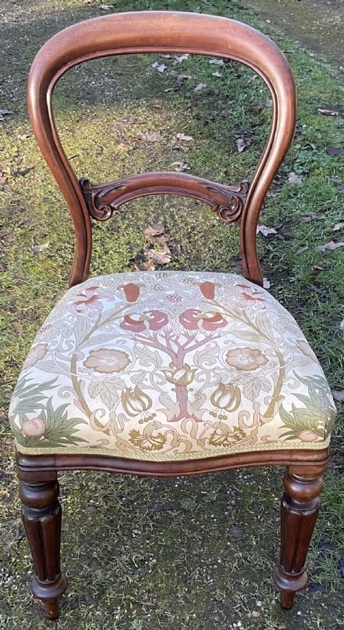 SET OF TWELVE VICTORIAN MAHOGANY DINING CHAIRS - ADDITIONAL PHOTO 5