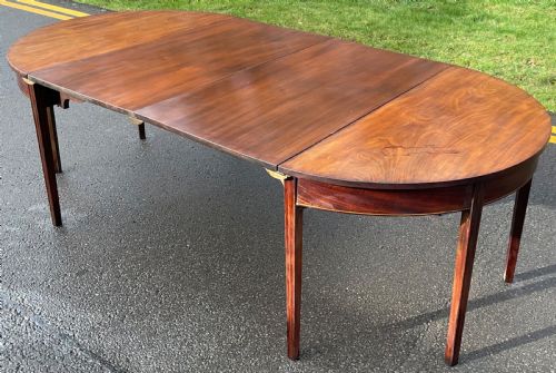 GEORGIAN MAHOGANY EXTENDING DINING TABLE TO SEAT TWELVE - ADDITIONAL PHOTO 2