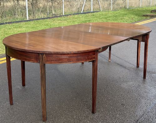 GEORGIAN MAHOGANY EXTENDING DINING TABLE TO SEAT TWELVE - ADDITIONAL PHOTO 5