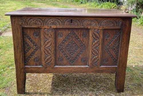 ANTIQUE OAK BLANKET CHEST