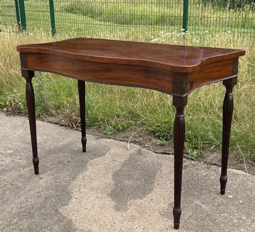 GEORGIAN STYLE MAHOGANY SERPENTINE FRONT CONSOLE TABLE - ADDITIONAL PHOTO 3