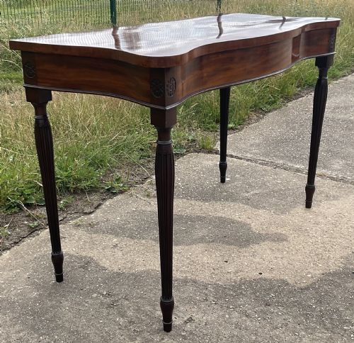 GEORGIAN STYLE MAHOGANY SERPENTINE FRONT CONSOLE TABLE - ADDITIONAL PHOTO 4