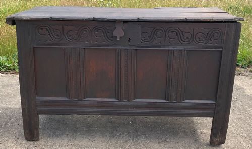 ANTIQUE CARVED OAK BLANKET CHEST - ADDITIONAL PHOTO 1