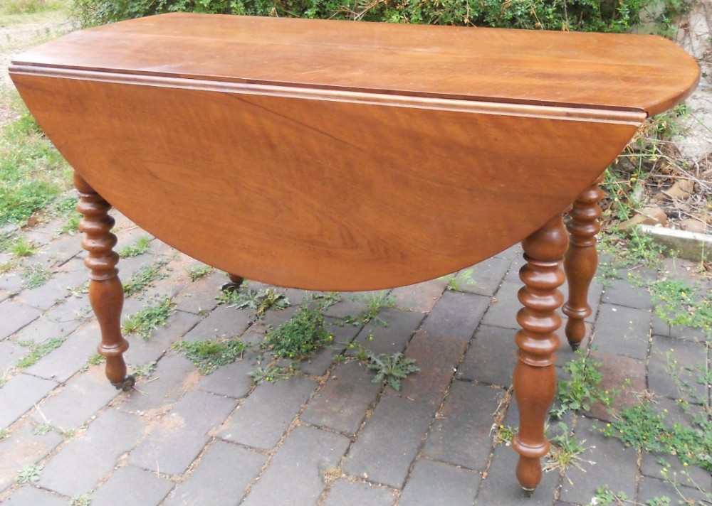 Victorian Mahogany Round Dropleaf Extending Dining Table to Seat Eight