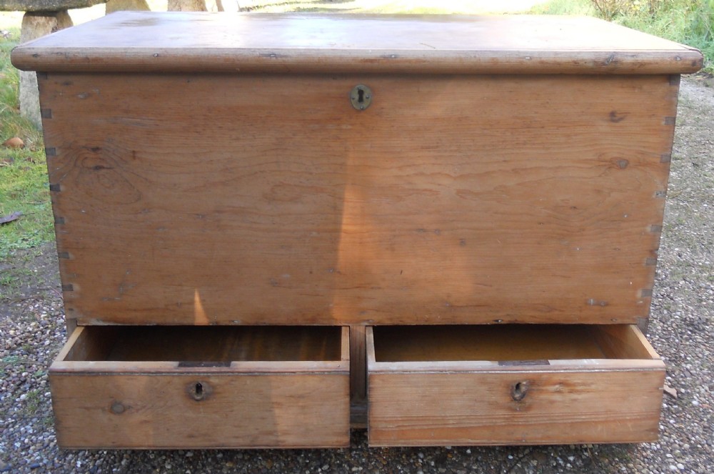 Georgian Pine Mule Chest  View XIV