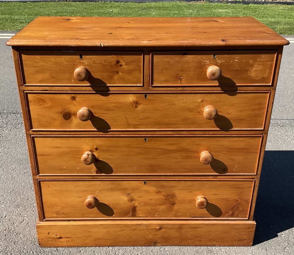 Victorian Pine Chest of Drawers  View IV