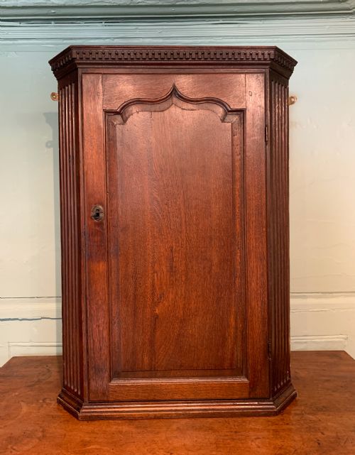 Georgian Oak Wall Hanging Corner Wall Cupboard of Good Colour