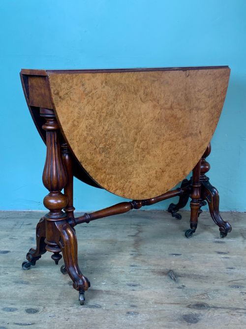 Victorian Burr Walnut Oval Sutherland Table