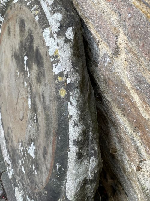 19TH CENTURY LIMESTONE MILL STONE BASE - ADDITIONAL PHOTO 4