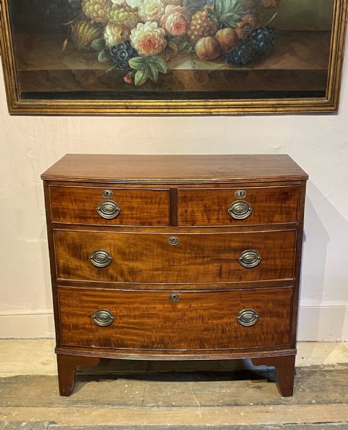 Georgian Mahogany Chest of Drawers of Small Proportions