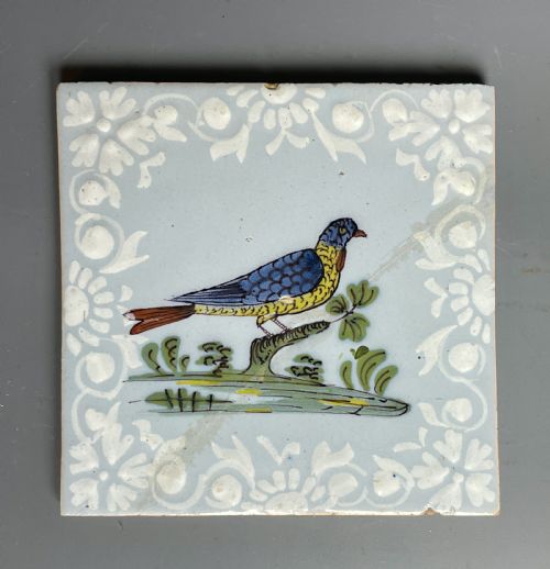 Bristol Delft Bianco-sopra-bianco Polychrome Tile Circa 1760