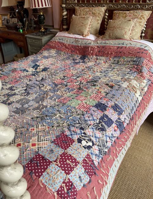 Vintage Patchwork Double Quilt with Tuftted Detailing