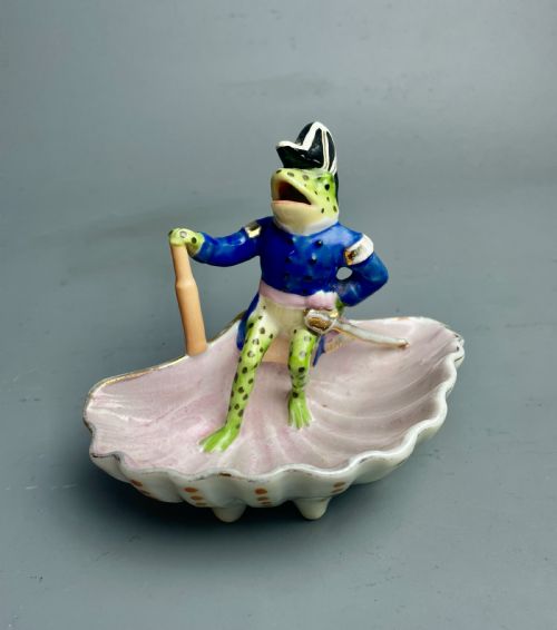 Continental Novely Porcelain Frog Dish Fairing