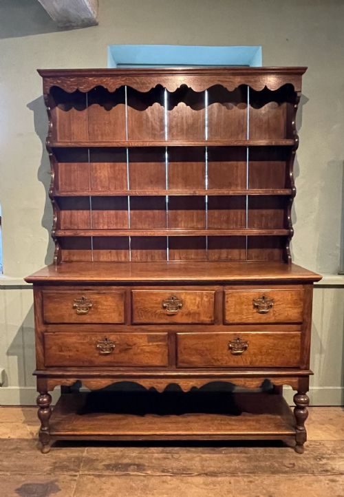 Georgian Oak Dresser with Plate Rack Back