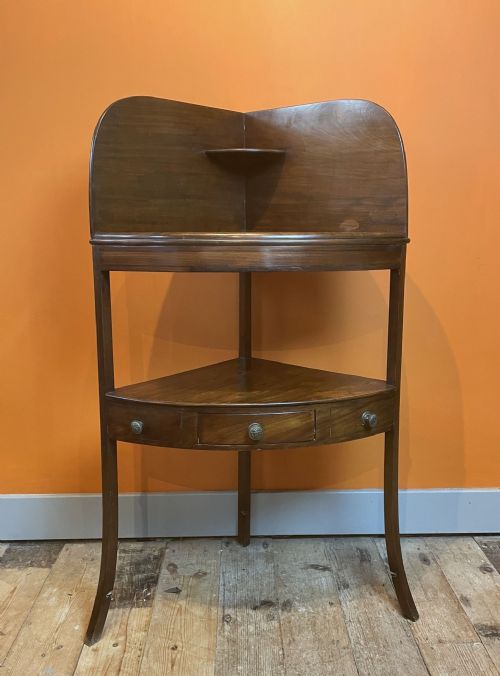 fig 1. Georgian Mahogany Corner Washstand