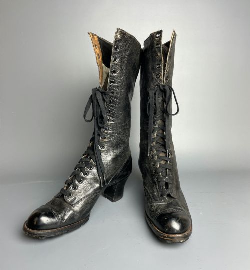 Victorian Ladies Black Leather Lace Up High Top Boots